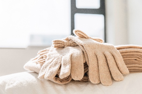 摄图网_501532836_冬季围巾手套(企业商用)_副本